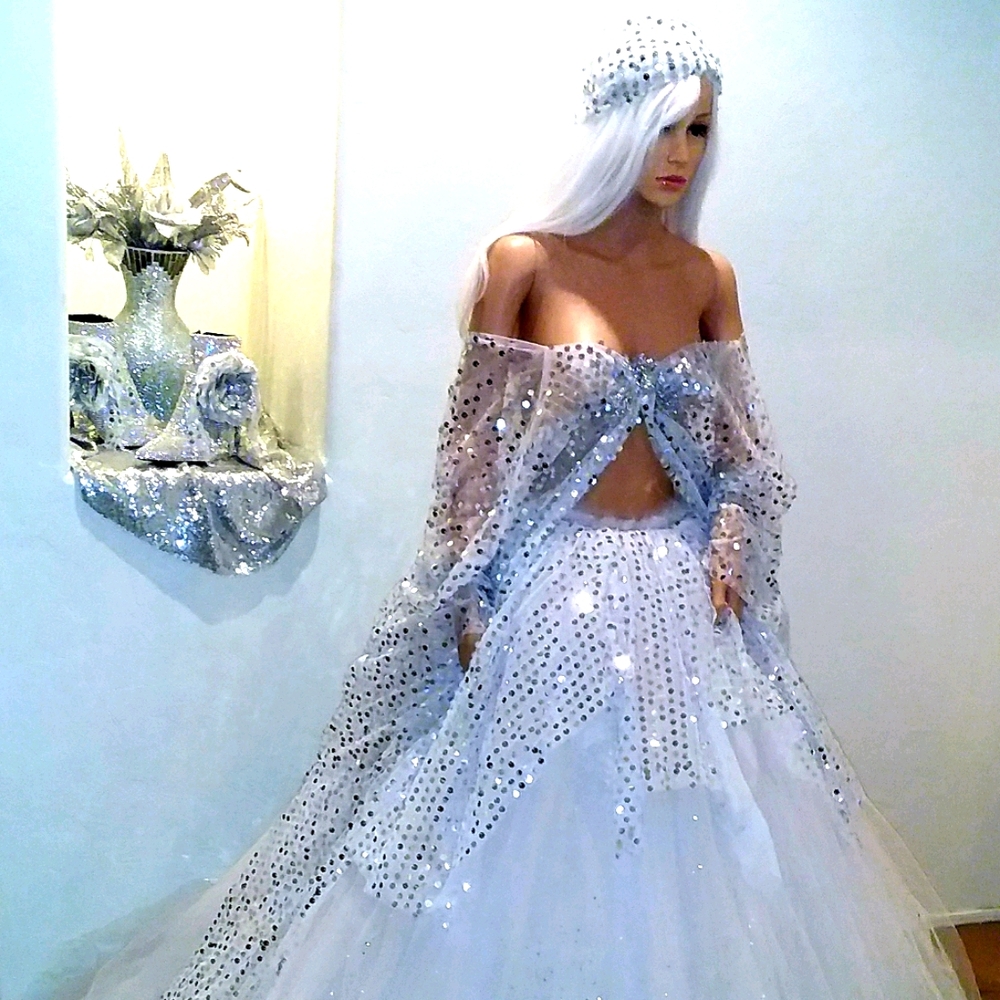 "ISOLDE" White & Silver Kimono Ballgown Set